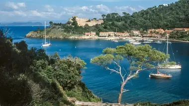 Zone interdite S07E13 Atlantique et Méditerranée : ces îles qui font rêver les Français