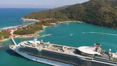 Zone interdite Zumba, métal ou aventure : la folie des croisières à thème