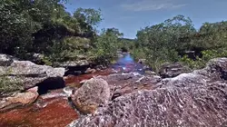 Voyage à travers les couleurs E03 La Colombie en rouge