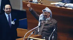 Arafat, l'insaisissable S01E02 Le rameau et le fusil